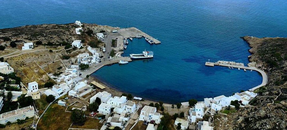 Το λιμάνι στην Ψάθη Κιμώλου